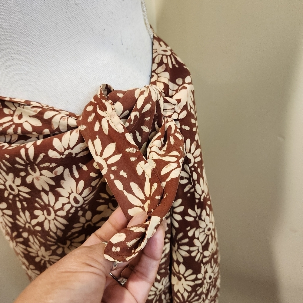 ANN TAYLOR Women's Brown Floral Silk Wrap Mini Skirt size M - Picture 5 of 9